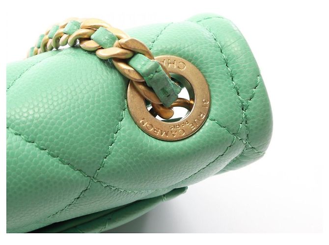 Borsa a tracolla piccola Chanel Matelassé verde - vista 8