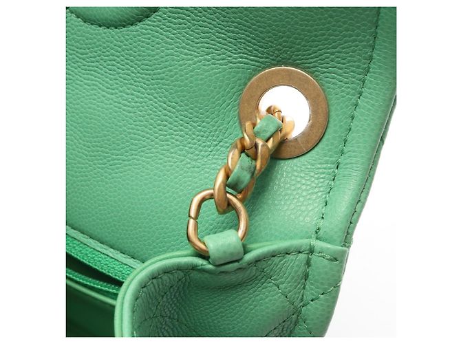 Borsa a tracolla piccola Chanel Matelassé verde - vista 9