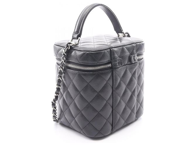 Borsa a tracolla Chanel Matelassé in pelle caviar Nero - vista 2