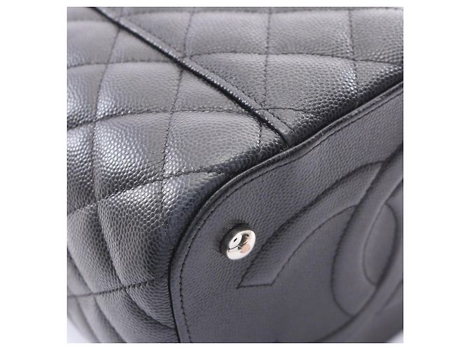 Borsa a tracolla Chanel Matelassé in pelle caviar Nero - vista 9