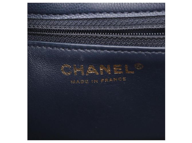 Borsa a tracolla Chanel Matelassé Navy Blu navy - vista 4