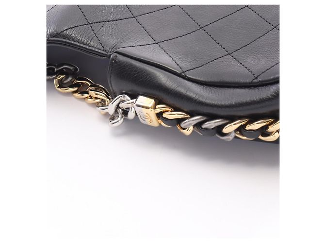 Borsa a tracolla Chanel Matelassé Small in pelle nera Nero - vista 11
