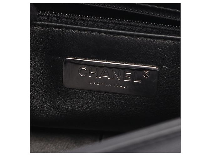 Borsa a tracolla Chanel Matelassé Small in pelle nera Nero - vista 4