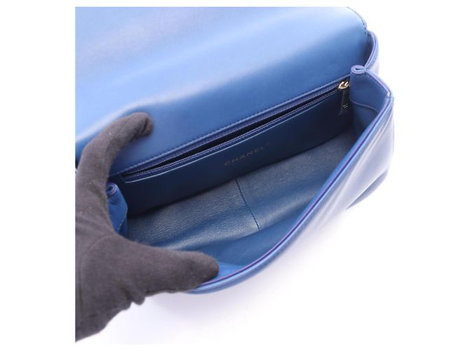 Borsa Chanel Matelassé in pelle d'agnello blu - vista 3