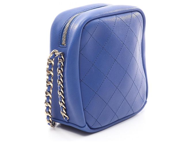 Bolsa de mão Chanel Matelassé em couro azul - vista 2