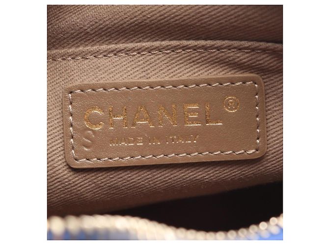 Bolsa de mão Chanel Matelassé em couro azul - vista 4