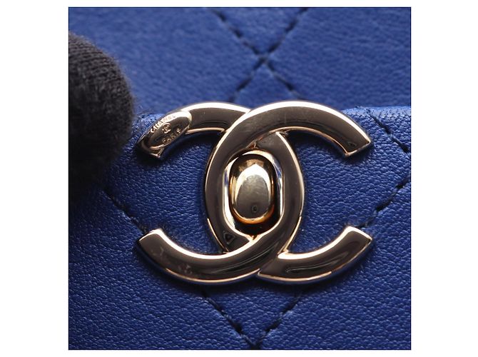 Bolsa de mão Chanel Matelassé em couro azul - vista 9