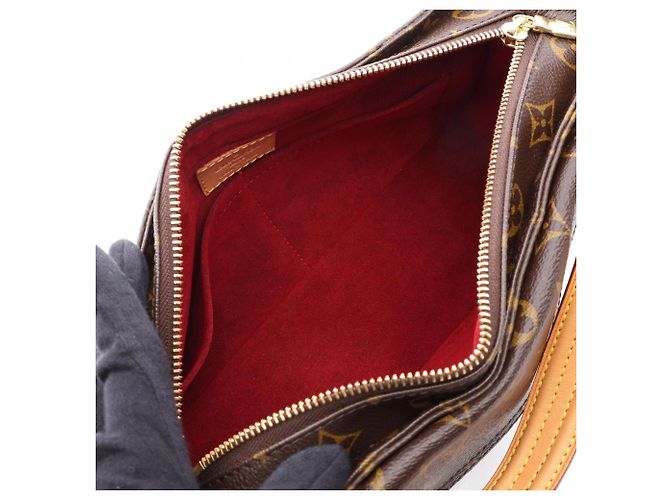 Borsa a tracolla Louis Vuitton Vivacite MM Marrone - vista 3