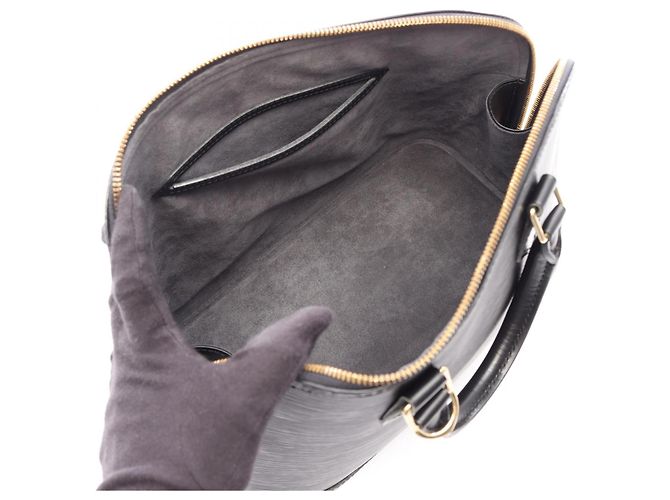 Borsa a mano Louis Vuitton Alma in pelle Epi nera Nero - vista 3