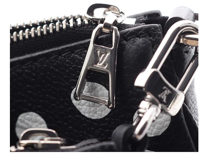Louis Vuitton LV x YK Multi Pochette Accessoires Nero Bianco - vista 6