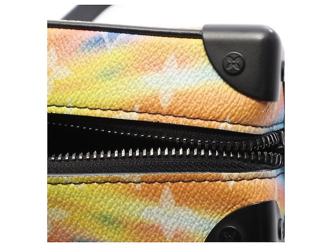 Borsa a tracolla Louis Vuitton Mini Soft Trunk Monogram Sunset Nero Multicolore - vista 5