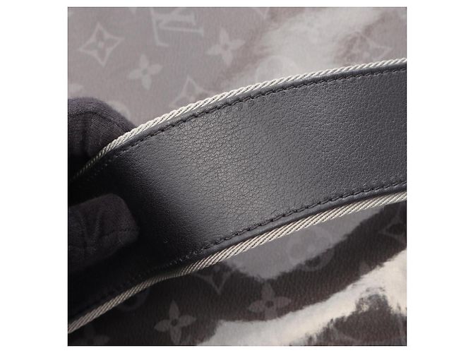 Borsa zaino Louis Vuitton Zipped Tote Monogram Eclipse Glaze Nero - vista 10