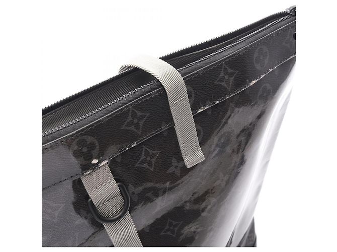 Borsa zaino Louis Vuitton Zipped Tote Monogram Eclipse Glaze Nero - vista 6