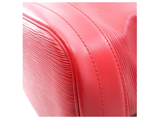 Bolso de hombro Louis Vuitton Noe Roja - vista 10