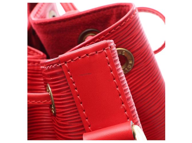 Bolso de hombro Louis Vuitton Noe Roja - vista 11