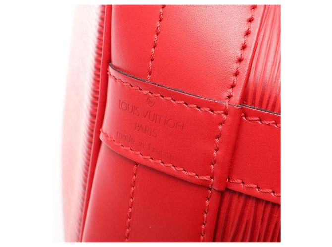 Bolso de hombro Louis Vuitton Noe Roja - vista 4