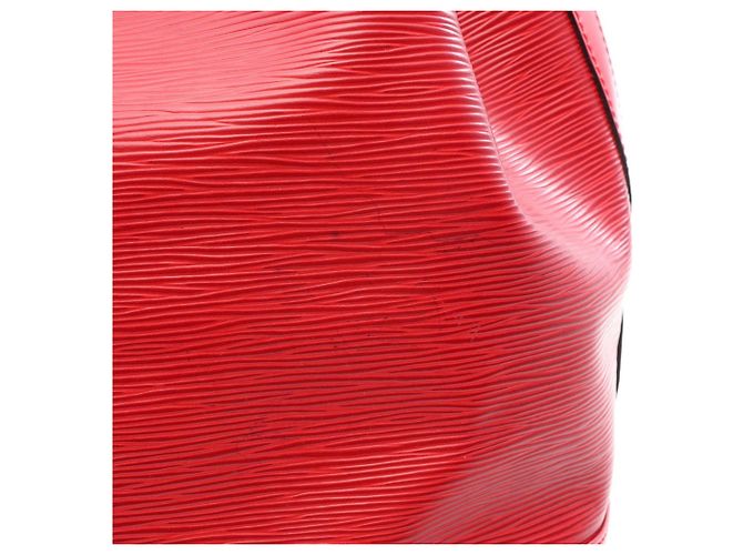 Bolso de hombro Louis Vuitton Noe Roja - vista 7