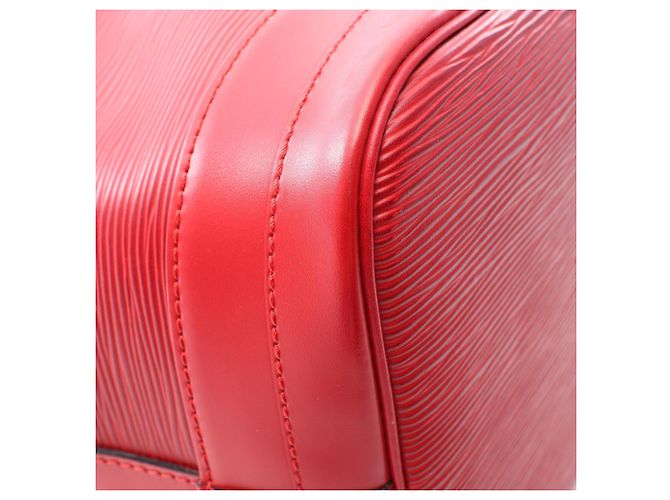 Bolso de hombro Louis Vuitton Noe Roja - vista 9