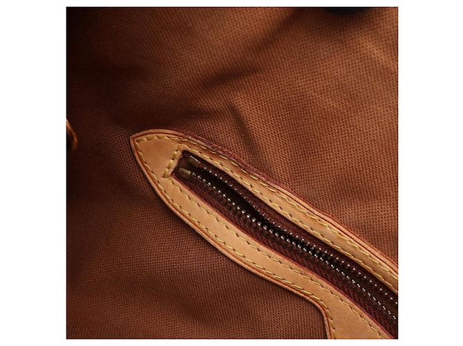 Bolso de hombro Louis Vuitton Batignolles Horizontal Monogram Castaño - vista 12