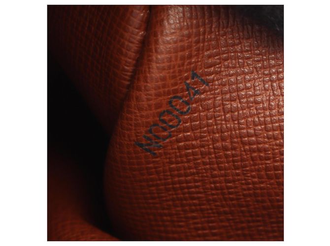 Bolso de mano Louis Vuitton Papillon 30 Monogram Castaño - vista 5