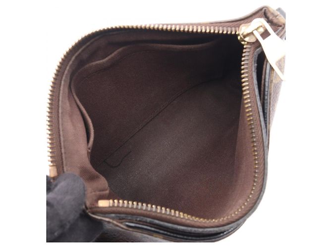 Clutch Louis Vuitton Pallas Monogram Marrone Nero - vista 3