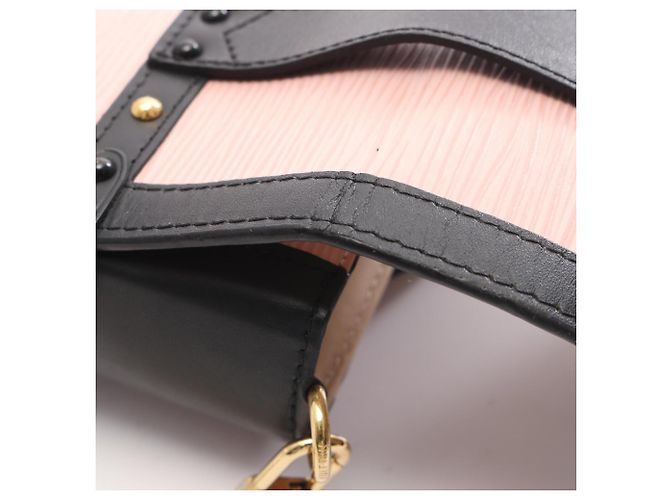 Louis Vuitton Pochette Trunk Vertical Epi Rose Ballerine Handbag Marrone Nero - vista 8