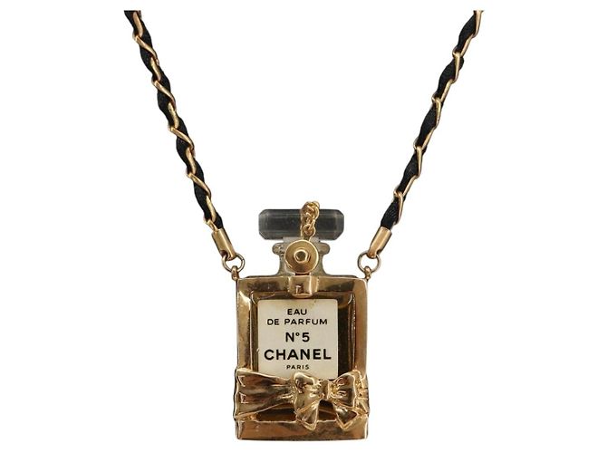 Chanel CC No.5 Perfume Bottle Pendant Metal Golden - view 3