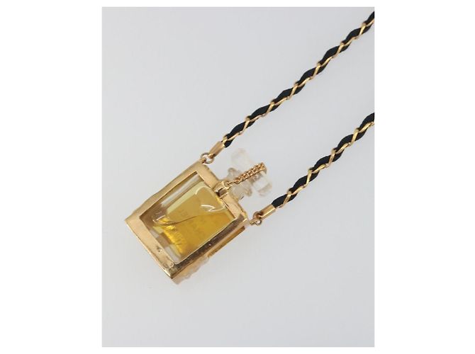 Chanel CC No.5 Perfume Bottle Pendant Metal Golden - view 5