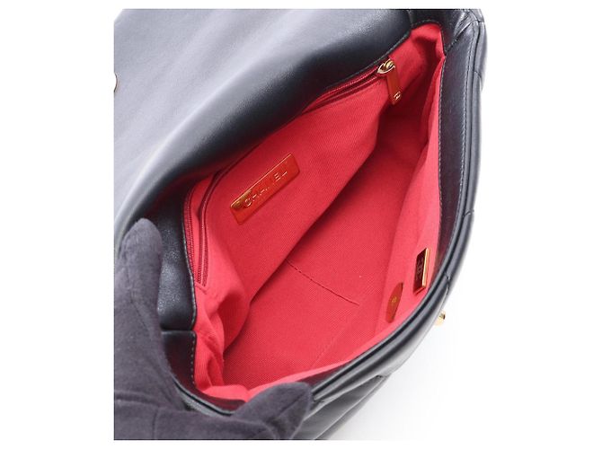 Borsa a tracolla Chanel 19 Dixneuf Matelassé Nero - vista 3
