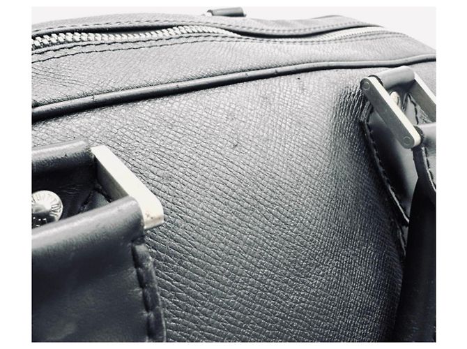 Borsa da viaggio Louis Vuitton Kendall PM in pelle Taiga Nero Ardesia - vista 17
