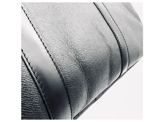 Borsa da viaggio Louis Vuitton Kendall PM in pelle Taiga Nero Ardesia - vista 18