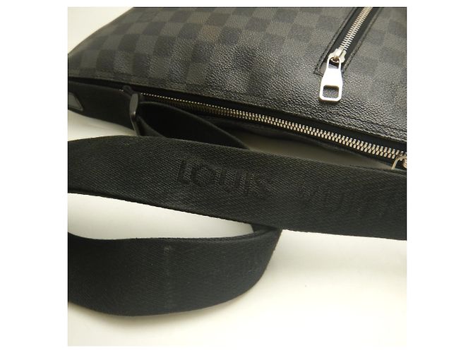 Borsa a tracolla Louis Vuitton Damier Graphite Mick PM Nero - vista 10