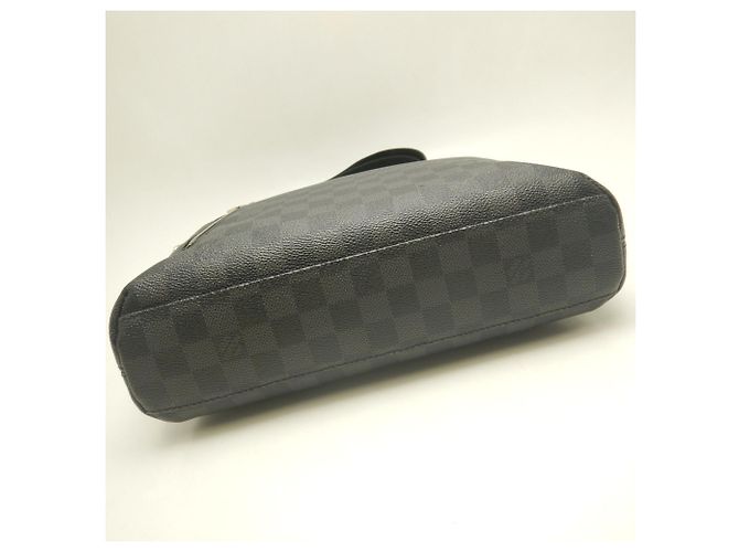 Borsa a tracolla Louis Vuitton Damier Graphite Mick PM Nero - vista 7