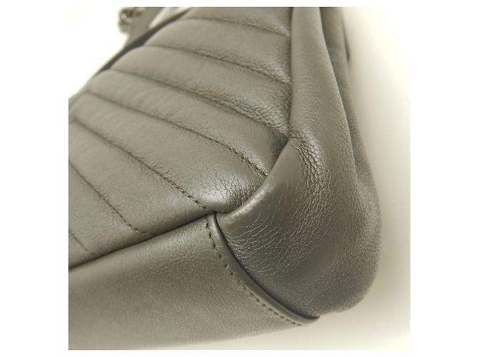 Borsa a mano in pelle Yves Saint Laurent Marrone - vista 18