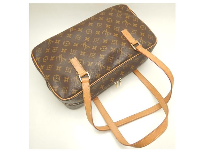 Louis Vuitton Monogram Cite GM Schultertasche Braun Monogramm - Ansicht 3