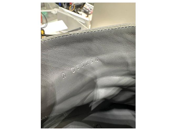 Botines Chanel de cuero gris Sz.37.5 de segunda mano - vista 7