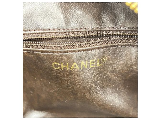 Pouch Chanel in vitello granulato marrone scuro - vista 5