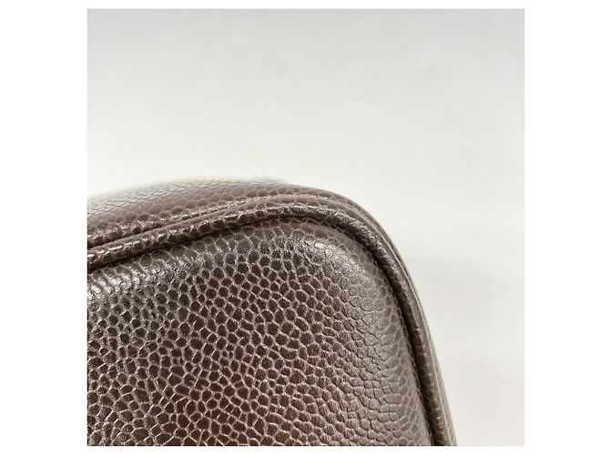 Pouch Chanel in vitello granulato marrone scuro - vista 7