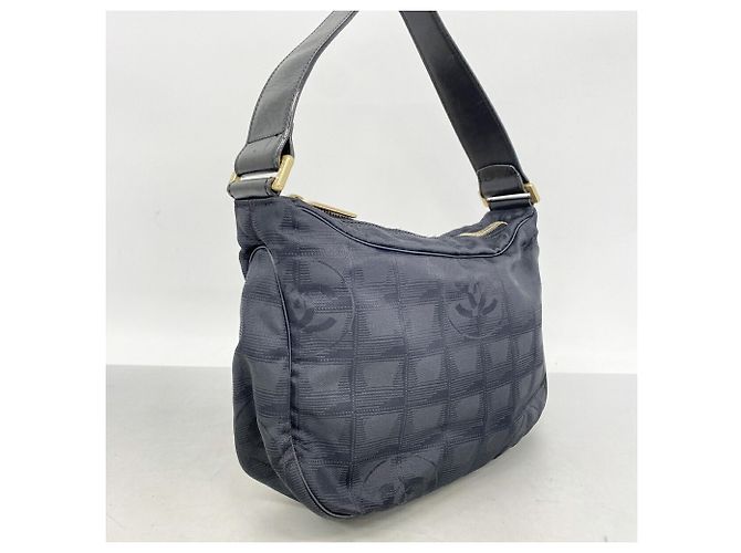 Borsa a tracolla Chanel New Travel Nylon Nero - vista 2