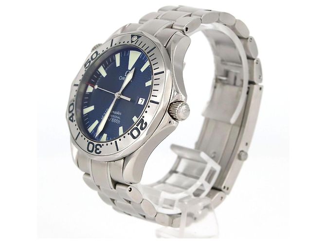 Omega Seamaster Professional 2265.80 Quartz Wristwatch - view 2