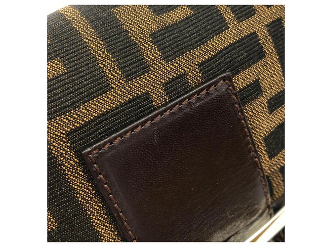 Borsa a spalla Fendi Baguette 26424 Marrone - vista 6