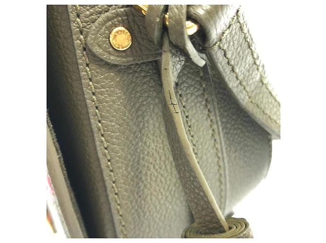 Borsa a tracolla Louis Vuitton Monogram Empreinte Juno Cachi - vista 4