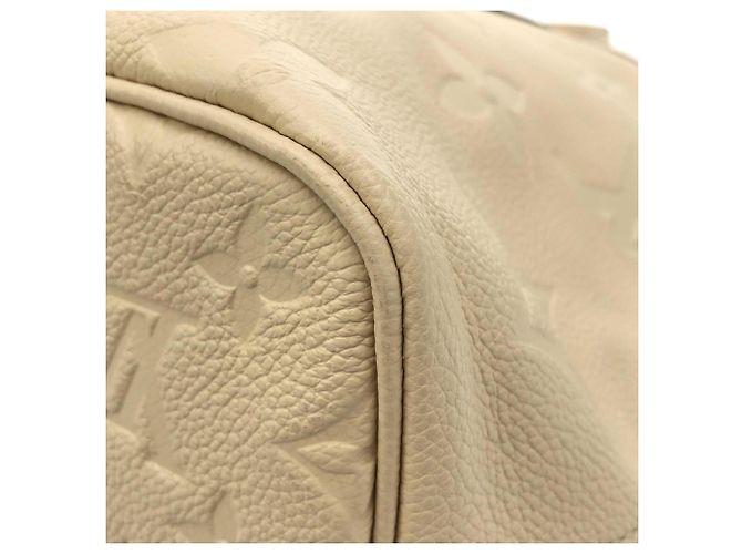 Borsa Louis Vuitton Monogram Empreinte Neverfull MM Beige - vista 4