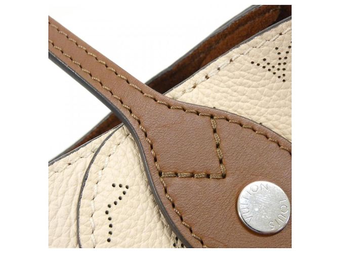 Borsa Louis Vuitton Mahina Hina PM Beige - vista 3