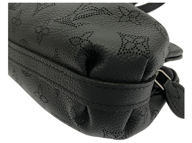 Borsa a tracolla Louis Vuitton Mahina Scala Mini Nero - vista 3