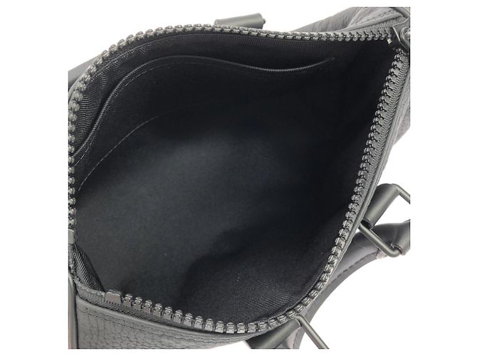 Louis Vuitton Taurillon Monogram Keepall Bandoulière 25cm Boston Bag Nero - vista 8