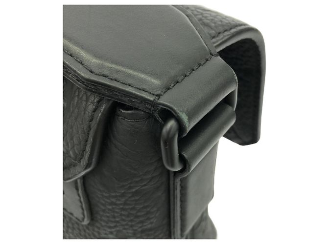 Louis Vuitton Taurillon Monogram S Cape Messenger Bag Schwarz - vista 5