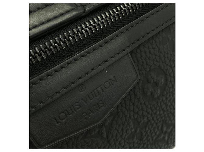 Louis Vuitton Taurillon Monogram S Cape Messenger Bag Schwarz - vista 6