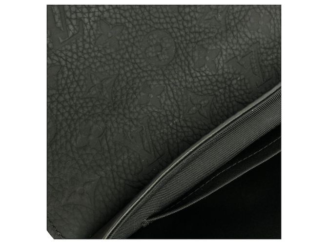 Louis Vuitton Taurillon Monogram S Cape Messenger Bag Schwarz - vista 9
