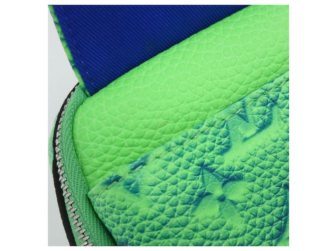 Borsa Louis Vuitton Taurillon Illusion Double Phone Blu Verde chiaro - vista 4